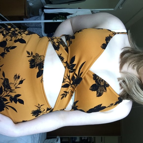 Eclipse cutout dress - Picture 2 of 3